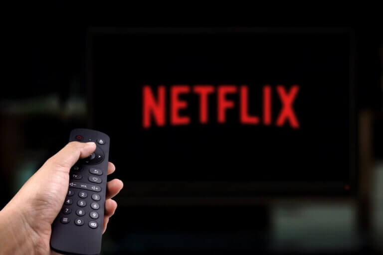 מניית נטפליקס, איך קונים מניית Netflix, סימול נטפליקס, המלצות אנליסטים נטפליקס, חדשות, תחזית אנליסטים מניית נטפליקס, חברת Netflix, סימול NFLX